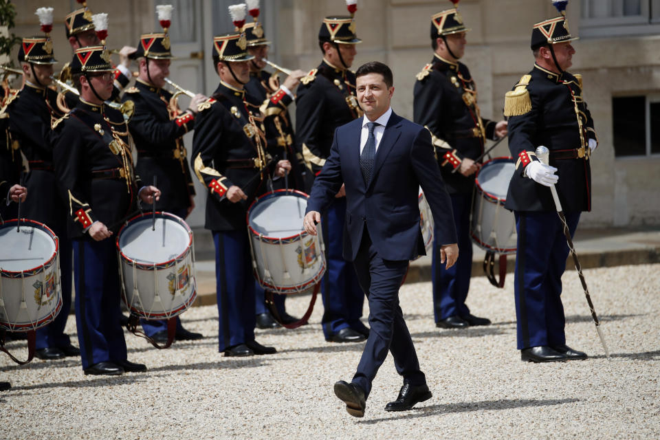 Ukrainian President Volodymyr Zelenskiy, arrives for a meeting with French President Emmanuel Macron at the Elysee Palace in Paris, Monday, June 17, 2019. (AP Photo/Christophe Ena)