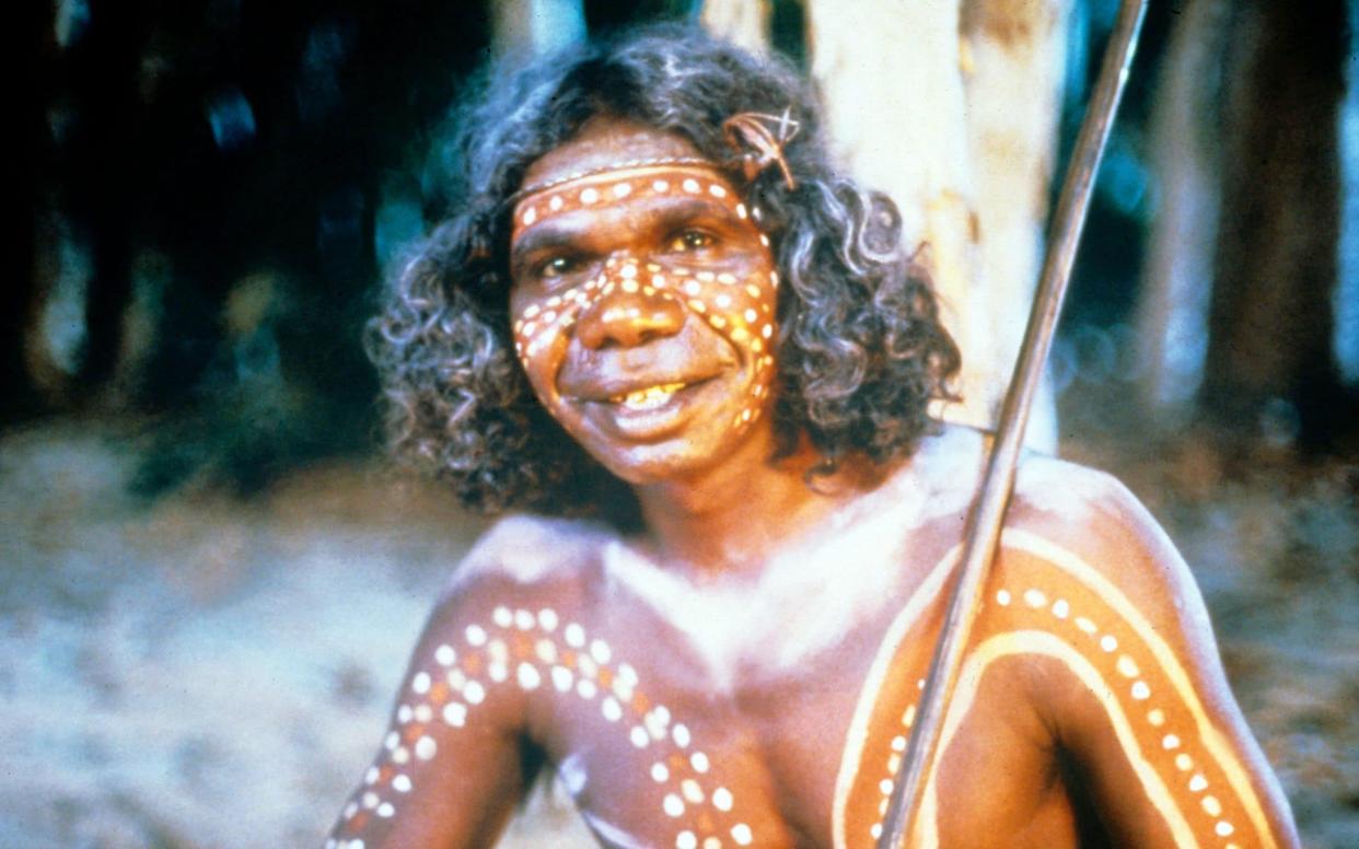 David Dalaithngu in Crocodile Dundee in 1986 - Christophel/Alamy