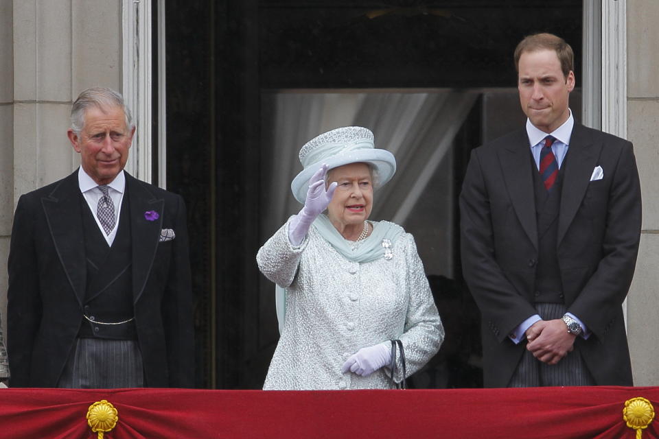 Queen Elizabeth II with the future kings - Prince Charles and Prince William on the balcony of Buckingham Palace to commemorate the 60th anniversary of the accession of the Queen, London. 5 June 2012 --- Image by �� Paul Cunningham/Corbis (Photo by Paul Cunningham/Corbis via Getty Images)