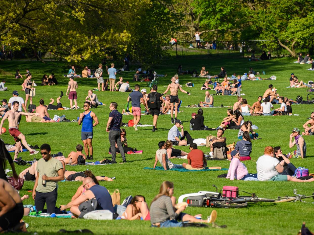 new york city parks busy weekend coronavirus