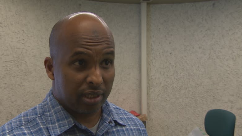 Winnipeg Somali community serves up meal for asylum seekers