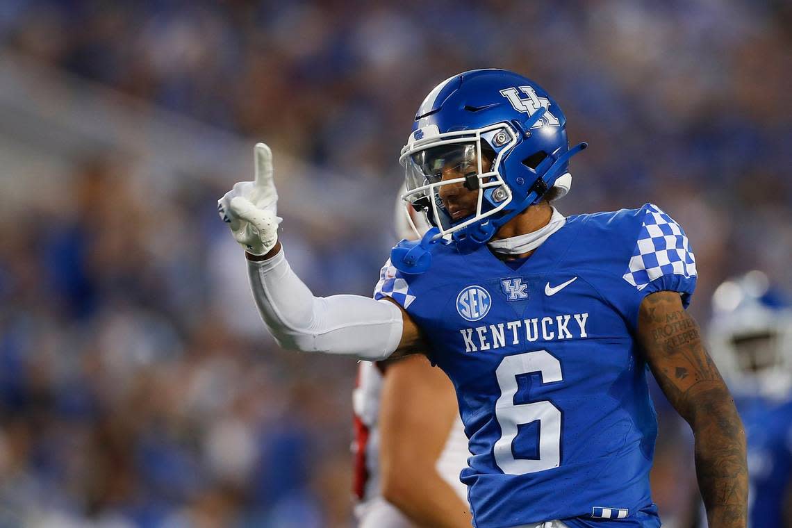 Kentucky wide receiver Dane Key (6), the former Frederick Douglass High School star, caught 37 passes for 519 yards and six touchdowns last season as a true freshman.