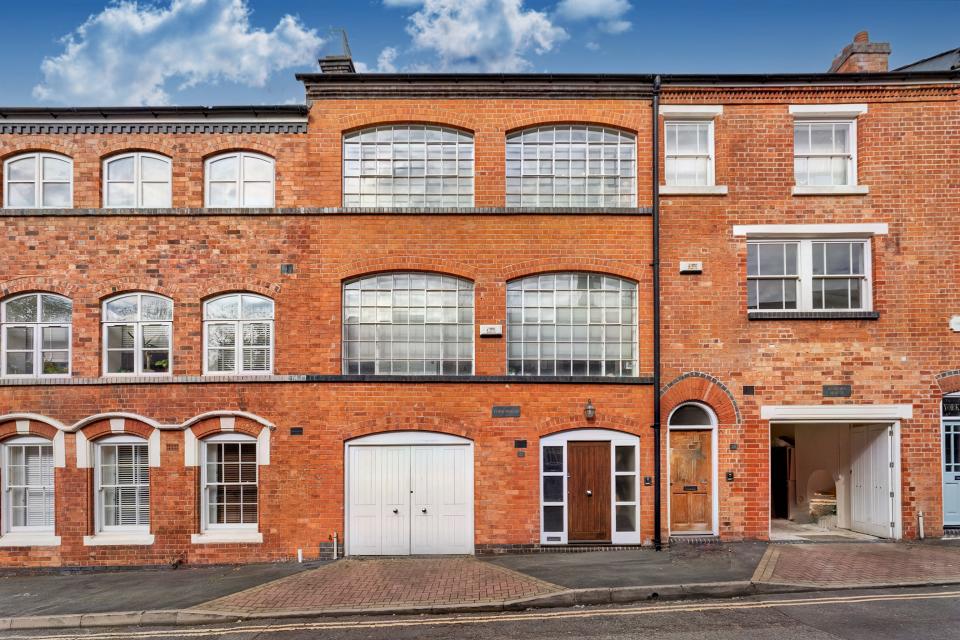 House for sale in the centre of Birmingham