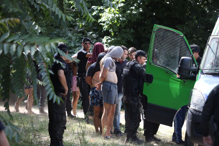 El momento en el que la policía bonaerense detiene a los rugbiers que atacaron a Fernando Báez Sosa