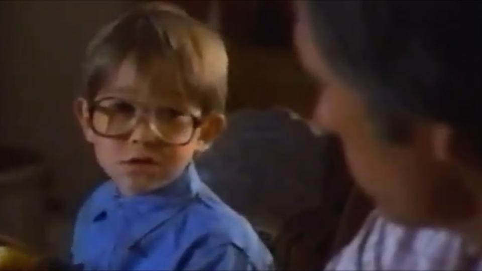 Joseph Gordon-Levitt en “Stranger on my land” (1988): Cuando tenía sólo 6 años de edad y de la mano de Tommy Lee Jones, debutaba en la pantalla este pequeño gran actor en un filme realizado para la TV.