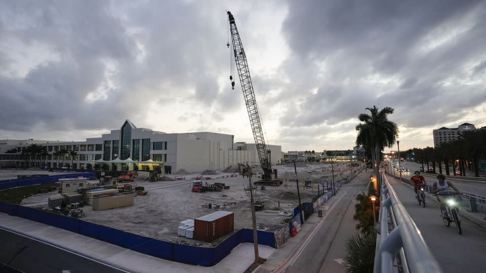 Construction of an 801-room Omni hotel alongside the Broward County Convention Center in Fort Lauderdale, Florida, on March 22, 2022. Broward County, which invested $1.5 billion in the expansion and renovation of its convention center, has not seen the future bookings it anticipated. - Rebecca Blackwell/AP