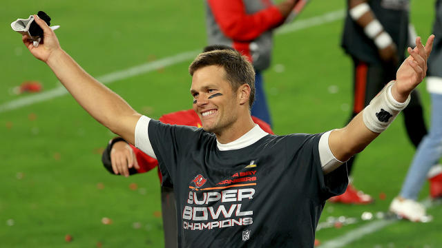 Tom Brady Hugs Family after Super Bowl Triumph in Viral Video Watched 2  Million Times