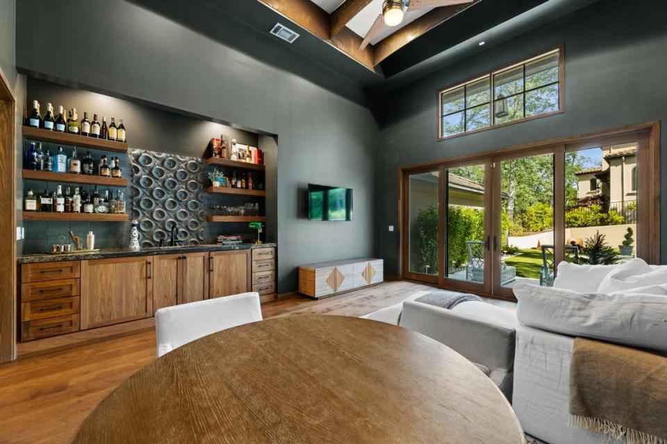 A wet bar in the bonus room.