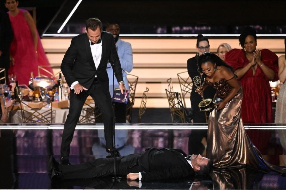Will Arnett coming to help grab Jimmy off the floor after Quinta's speech
