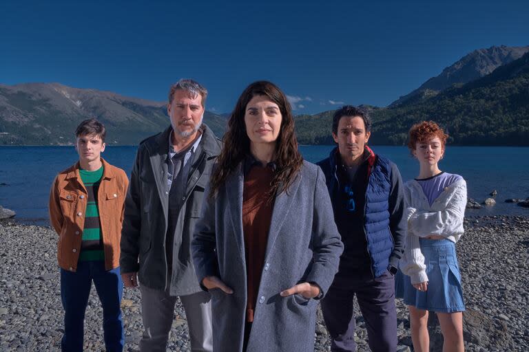 El elenco de Atrapados, un thriller ambientado en la Patagonia argentina