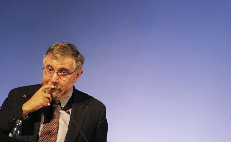 Nobel Prize winning economist Paul Krugman talks to the audience during a conference about the current global crisis, in Sao Paulo September 14, 2012.  REUTERS/Nacho Doce (Brazil - Tags: BUSINESS)