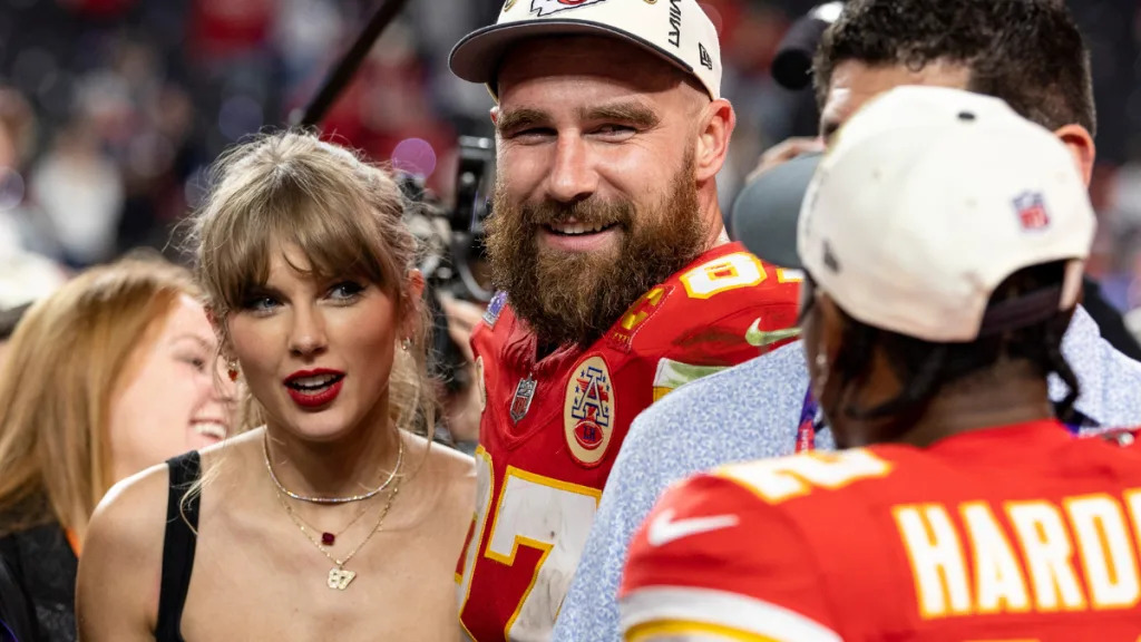 Taylor Swift and Traʋis Kelce