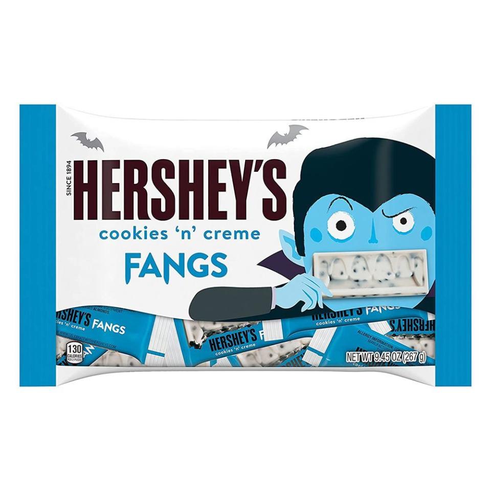 28) Cookies 'n' Creme Fangs