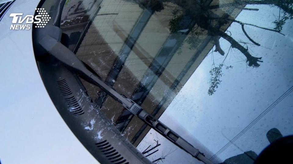 雨刷的橡膠刮片是容易被忽略的一個地方（圖片來源/TVBS）