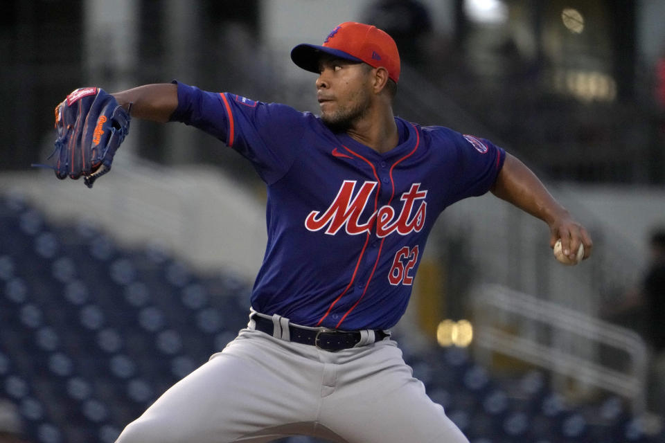 New York Mets starting pitcher Jose Quintana throws during the first inning of a spring training baseball game against the Houston Astros Thursday, Feb. 29, 2024, in West Palm Beach, Fla. (AP Photo/Jeff Roberson)