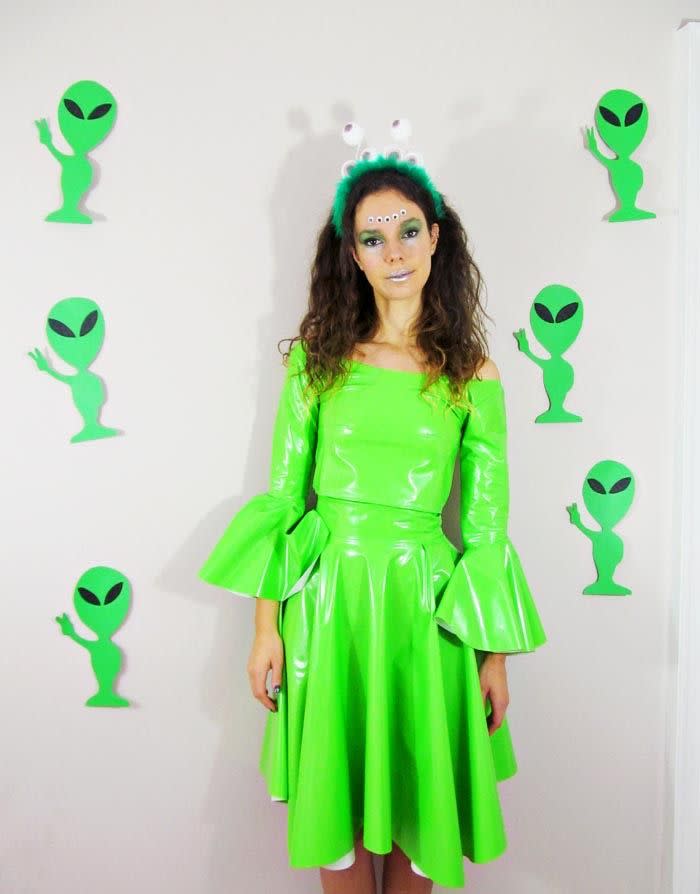 Alien Halloween Costume Ideas That Are Out-of-This-World Creative