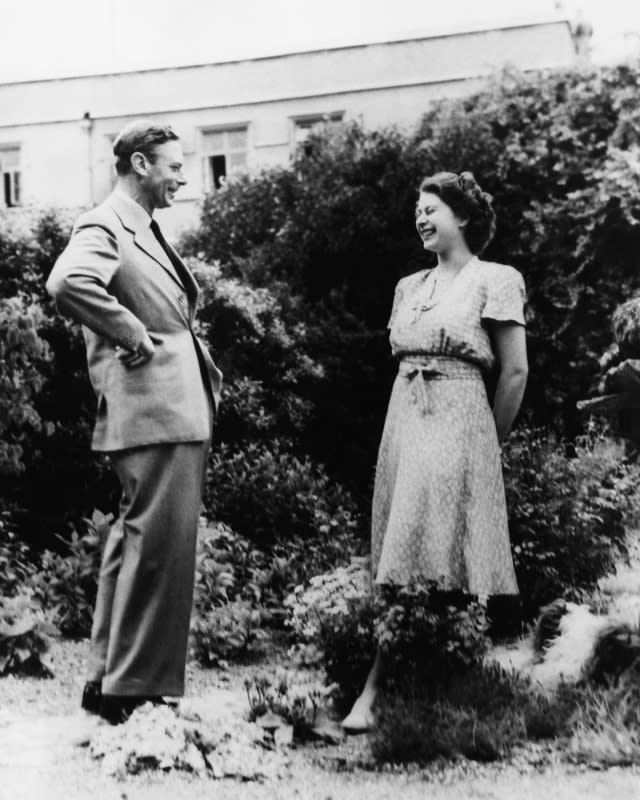 King George VI, Future British Queen Princess Elizabeth - Credit: Everett Collection.