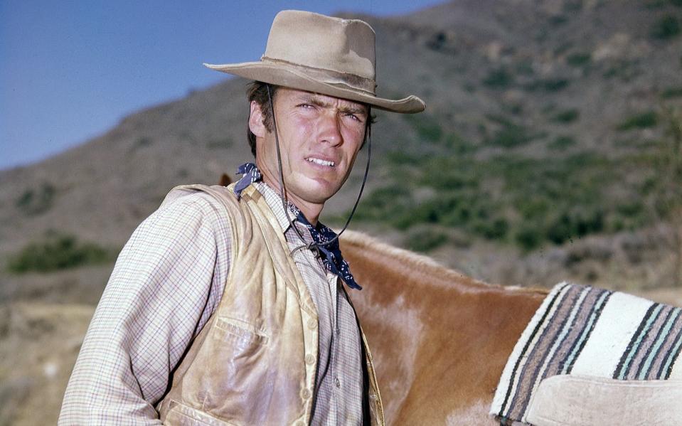 Auch wenn er längst eine Kinolegende ist: Seine Karriere begann Clint Eastwood im US-Fernsehen. Von 1959 bis 1965 stand Eastwood für den TV-Sender CBS und dessen Westernserie "Tausend Meilen Staub" vor der Kamera - der Beginn einer Karriere, die bis heute andauert. (Bild: Tony Esparza/CBS via Getty Images)