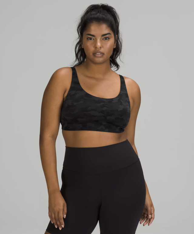 Lululemon - In Alignment Straight-Strap Bra *Light Support, C/D Cup