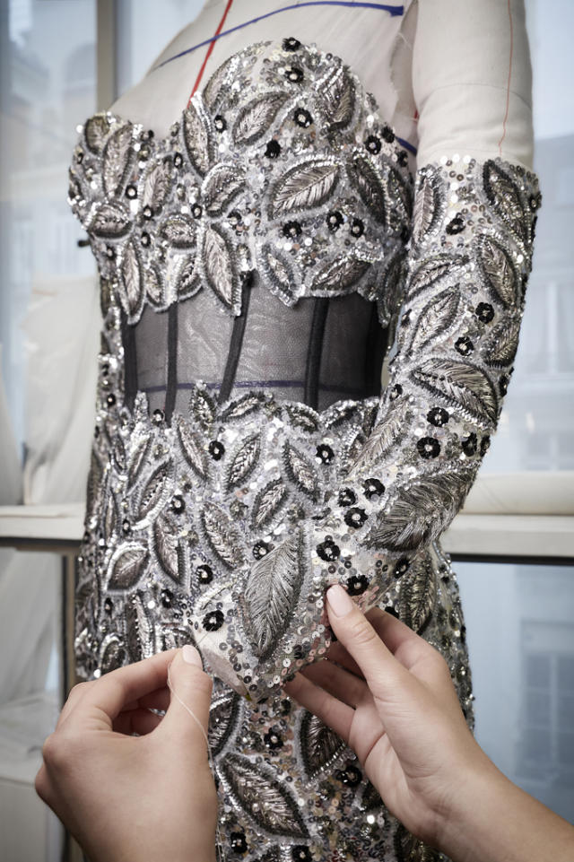 EXCLU BAFTA 2022 : les secrets de fabrication de la robe Louis Vuitton  portée par Léa Seydoux - Elle