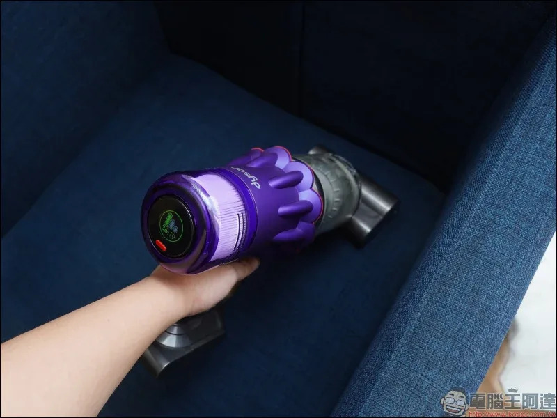 Dyson Digital Slim™ 輕量無線吸塵器開箱動手玩