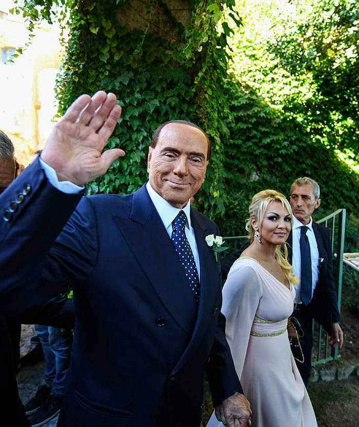 Berlusconi con la que fue su novia Francesca Pascale.