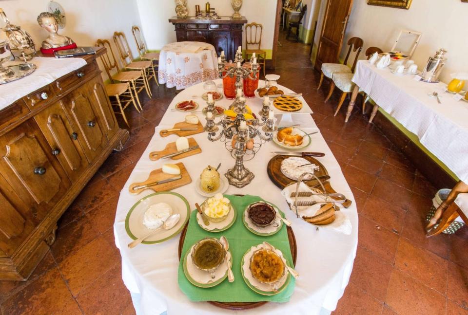 El precio incluye un desayuno casero tipo buffet con productos típicos de esta maravillosa región italiana. (Foto: <a href="http://www.airbnb.es/rooms/5167037?source_impression_id=p3_1562922986_ZZdPIX49IEBexMWs" rel="nofollow noopener" target="_blank" data-ylk="slk:Airbnb;elm:context_link;itc:0;sec:content-canvas" class="link ">Airbnb</a>).