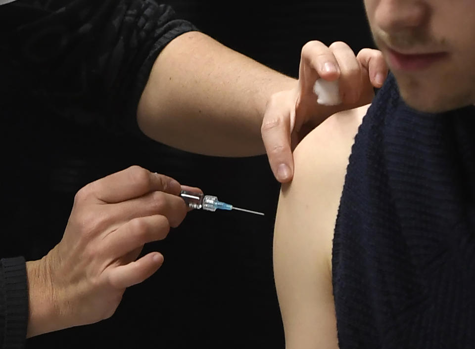 L'élargissement de la vaccination est l'une des pistes à l'étude pour faire face à la recrudescende ce cas de méningite / PHILIPPE DESMAZES/AFP via Getty Images