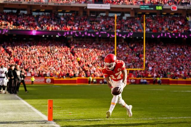 Star receivers abound as Chiefs and Bengals jockey for playoff