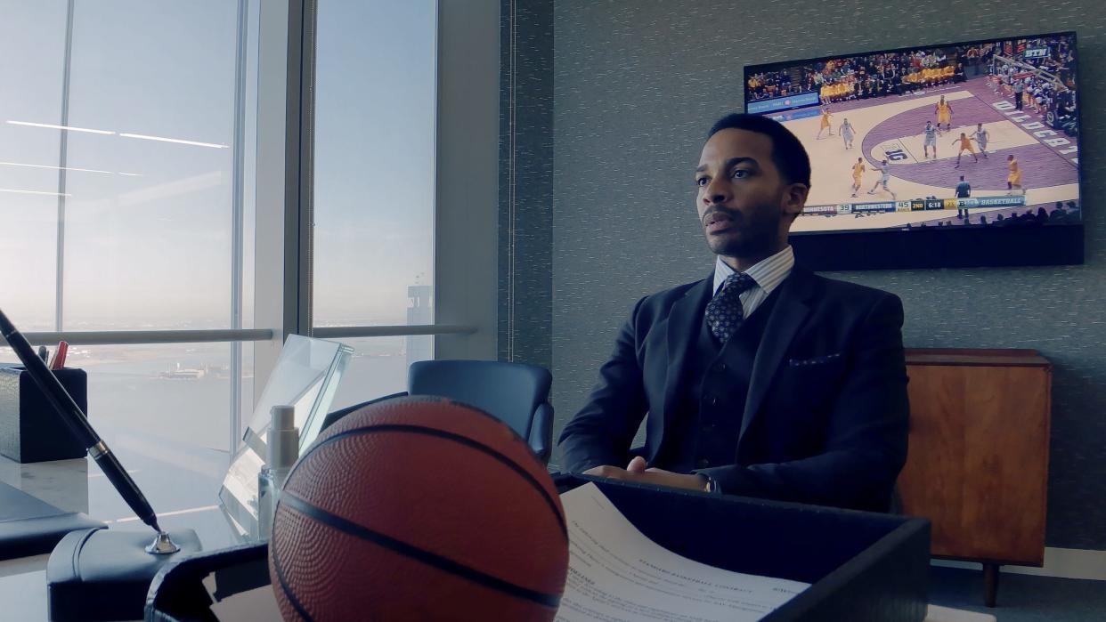 André Holland stars as a sports agent who tries to find different ways to make money for his hoops client during an NBA lockout in Steven Soderbergh's 