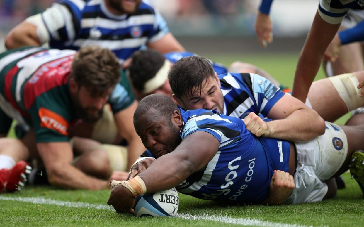 Beno Obano scores one of Bath's tries - Action Images