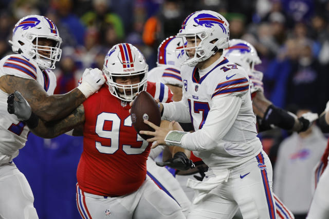 DETROIT, MI - NOVEMBER 24: Buffalo Bills quarterback Josh Allen (17) runs  with the ball into the end zone for a touchdown during a regular season NFL  football game between the Buffalo