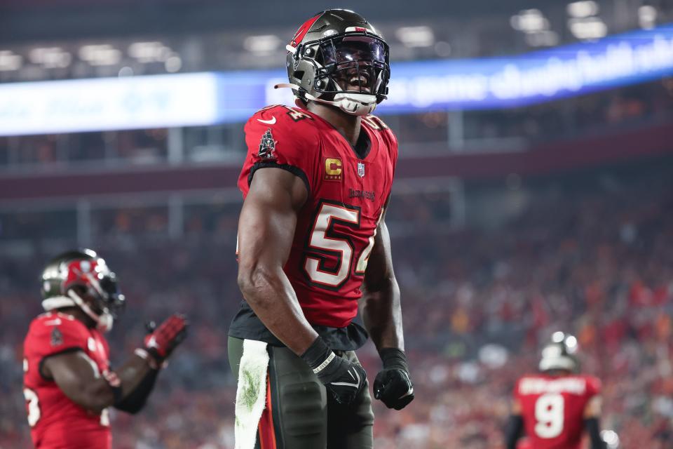 Lavonte David reacts after a safety against the Eagles during the NFC wild-card playoff game.