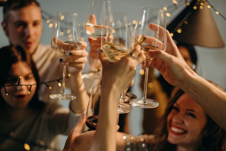 El brindis es un infaltable a la hora de recibir el Año Nuevo