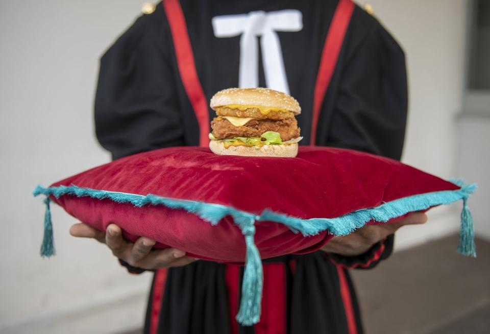 <p>Because, why the hell not? KFC has announced it's selling a Coronation Chicken Tower Burger to commemorate the Queen’s Platinum Jubilee, for one week only (30 May — 5 June).</p>