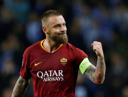 FILE PHOTO: Soccer Football - Champions League - Round of 16 Second Leg - FC Porto v AS Roma - Estadio do Dragao, Porto, Portugal - March 6, 2019 AS Roma's Daniele De Rossi celebrates scoring their first goal REUTERS/Pedro Nunes/File Photo