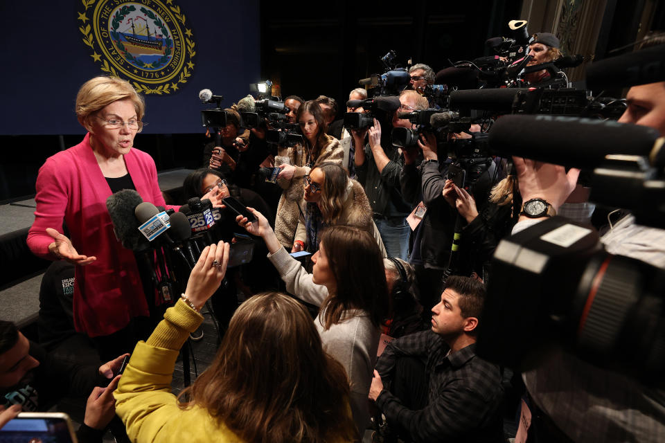 Elizabeth Warren speaks to reporters following a town hall in Keene, New Hampshire, in the run-up to the state&rsquo;s primary. Warren spoke to reporters nearly every day she was on the campaign trail, but did not answer their questions about polls. (Photo: Chip Somodevilla via Getty Images)