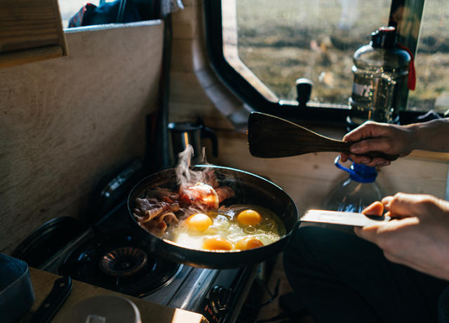 Carbon Steel vs. Cast-Iron Pans: What's the Difference?