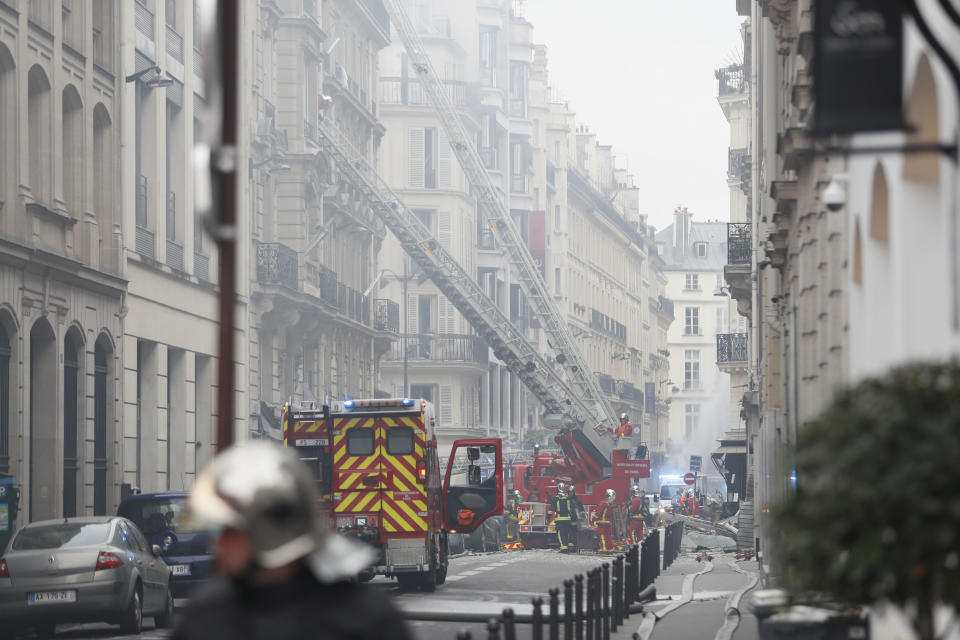 Une explosion ravage une boulangerie parisienne