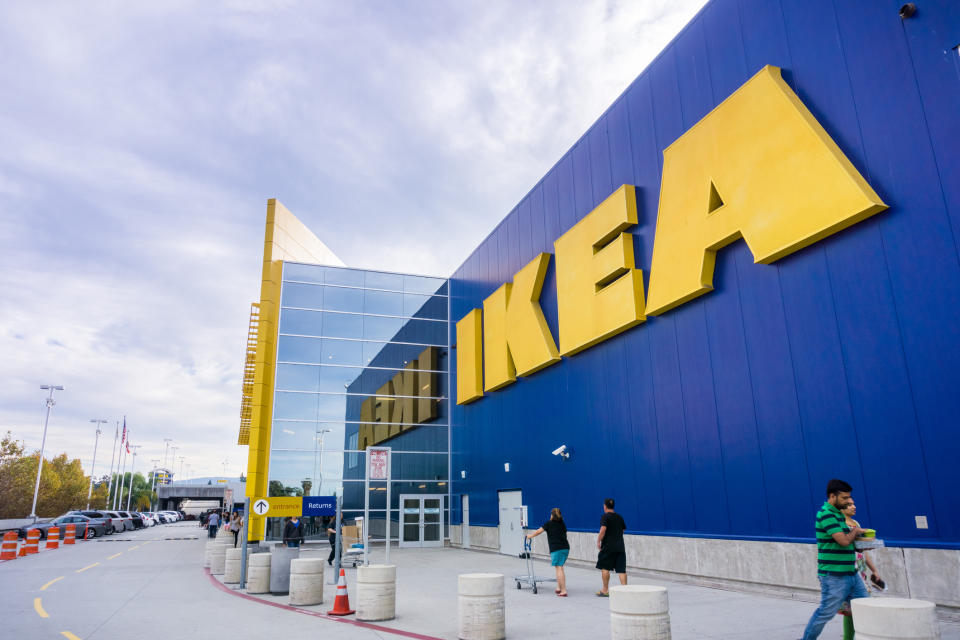 Einmal mehr hat das schwedische Möbelhaus Ikea seinen Sinn für Humor bewiesen. (Bild: Getty Images)