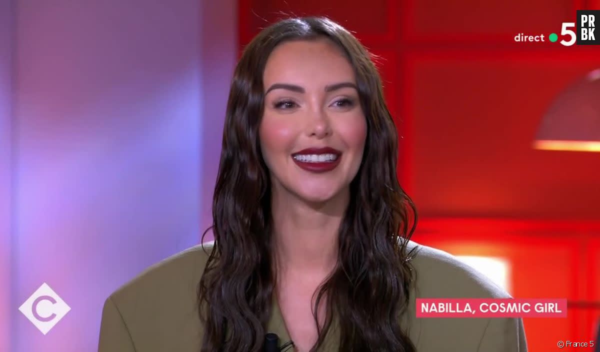 Invitée de C à Vous sur France 5, Nabilla révèle son admiration totale pour Sheila - France 5