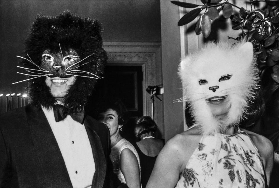 Oscar de la Renta and Vogue Editor Francoise Langlade at the Black and White Ball.<span class="copyright">Santi Visalli—Getty Images</span>