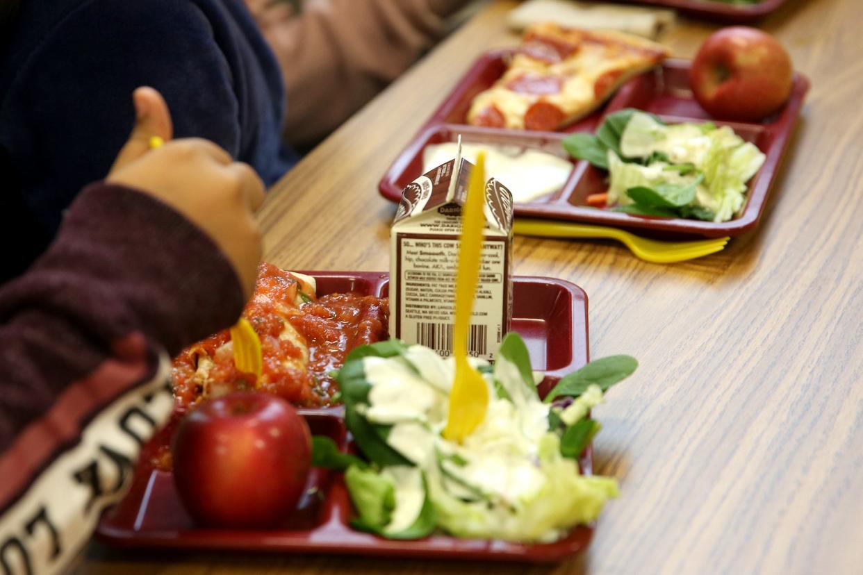 Students eat lunch at Auburn Elementary School in Salem on Wednesday, Jan. 16 2019.