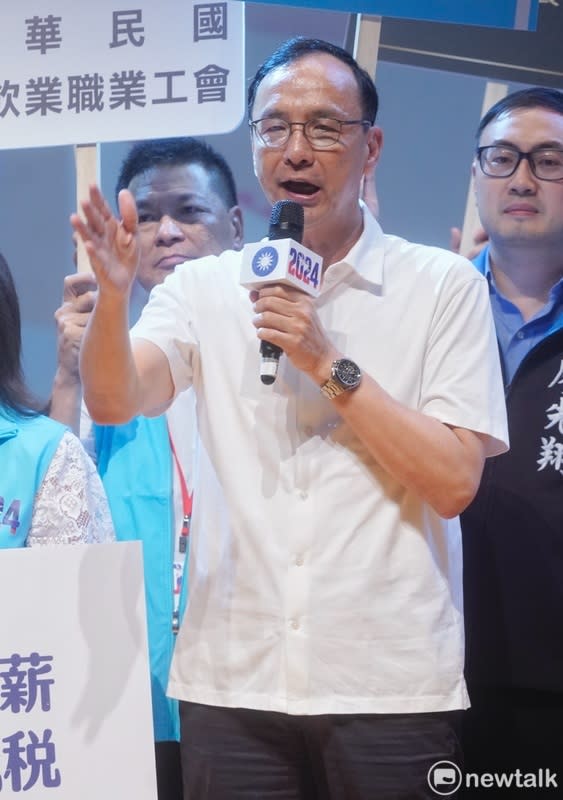 國民黨主席朱立倫參加全國勞工界支持侯友宜參選總統及立委提名同志團結大會。   圖：張良一/攝