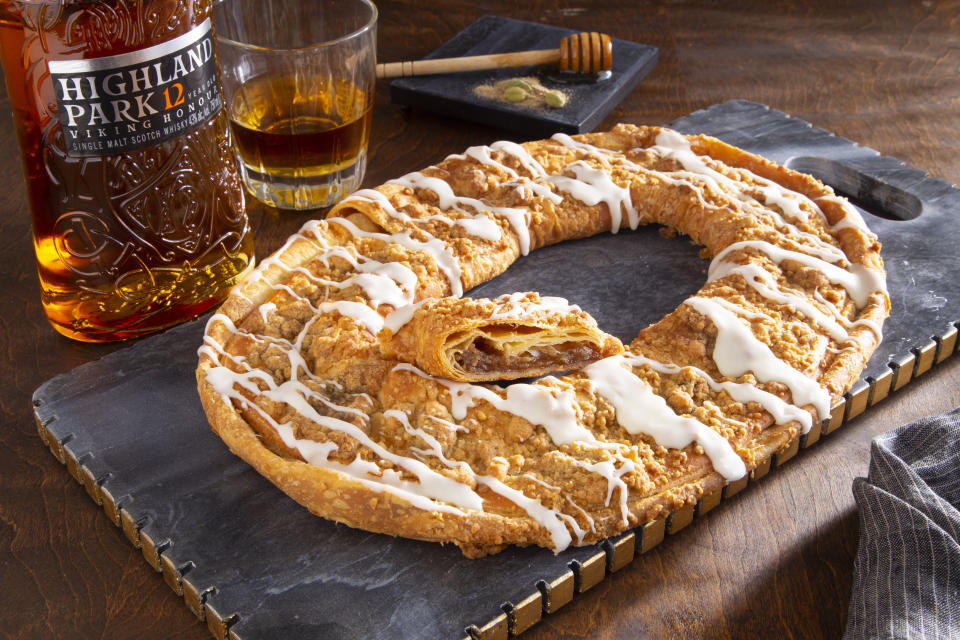 whiskey kringle cake