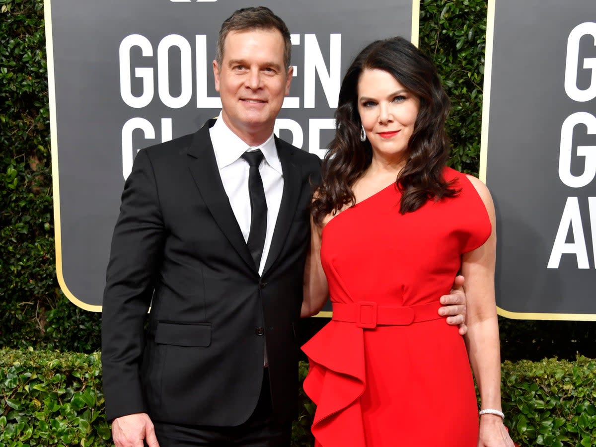 Peter Krause and Lauren Graham attend the 77th Annual Golden Globe Awards at The Beverly Hilton Hotel  (Getty Images)