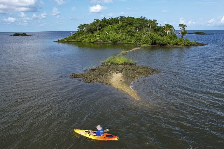 La isla privada que se compró Patrick Parker Walsh con fondos estatales de ayuda por el Covid-19. (AP/Julio Aguilar)