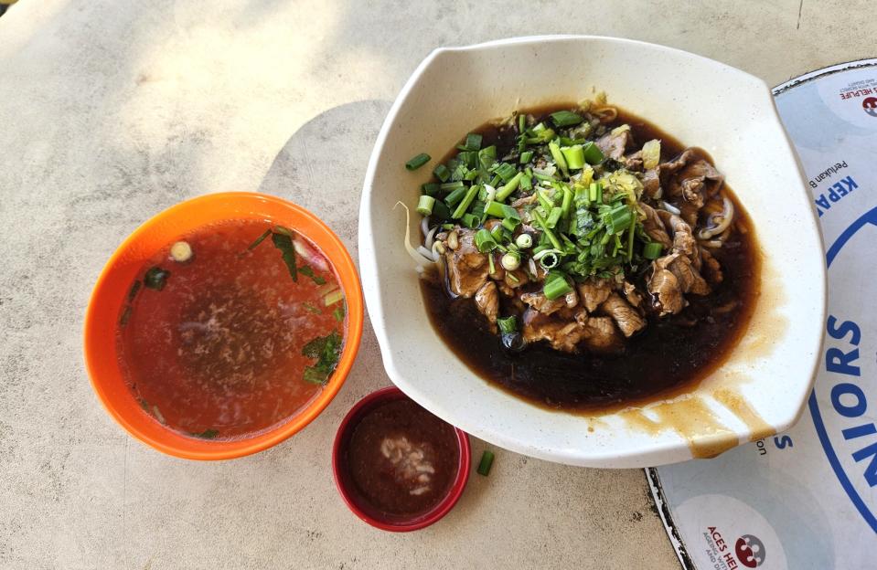 kebun baru hawker listicle - beef noodles