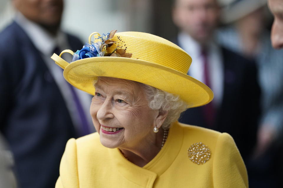 Britain's Queen Elizabeth II at Paddington station in London, Tuesday May 17, 2022, to mark the completion of London's Crossrail project. (Andrew Matthews/Pool via AP)