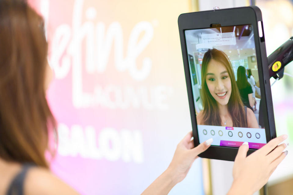 The Define Virtual Mirror where you can virtually try out the full range of beauty lens. (PHOTO: Videre Eyecare) 